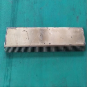 擠絲機(jī)退料梳